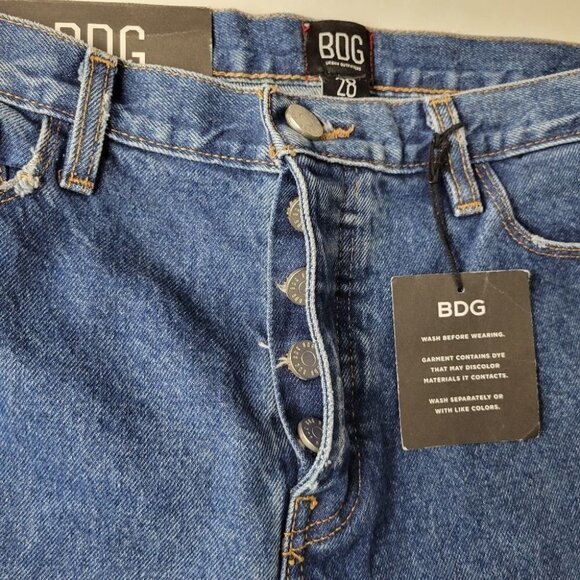 bdg Straight and Narrow High Rise Jeans Button Fly Frayed Hem 28 NEW - Picture 9 of 13
